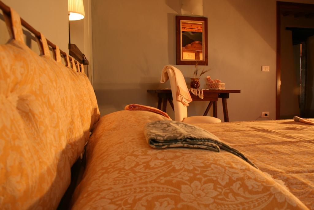 Locanda Del Viandante B&B 앙기아리 객실 사진